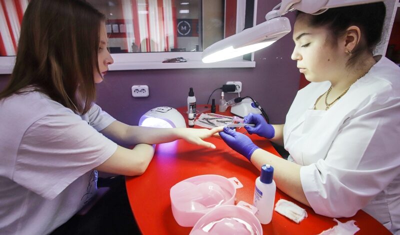 Девятиклассников, не сдавших экзамены, научат профессии  