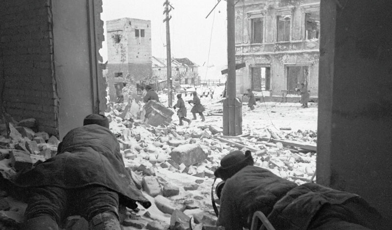 Бойцов Красной Армии упокоили с воинскими почестями