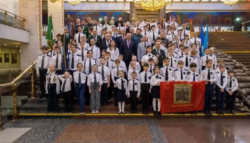 Школьников посвятили в витязи