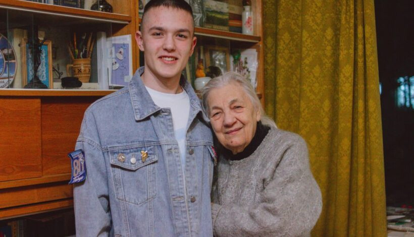 Добровольцы поздравят ветеранов страны