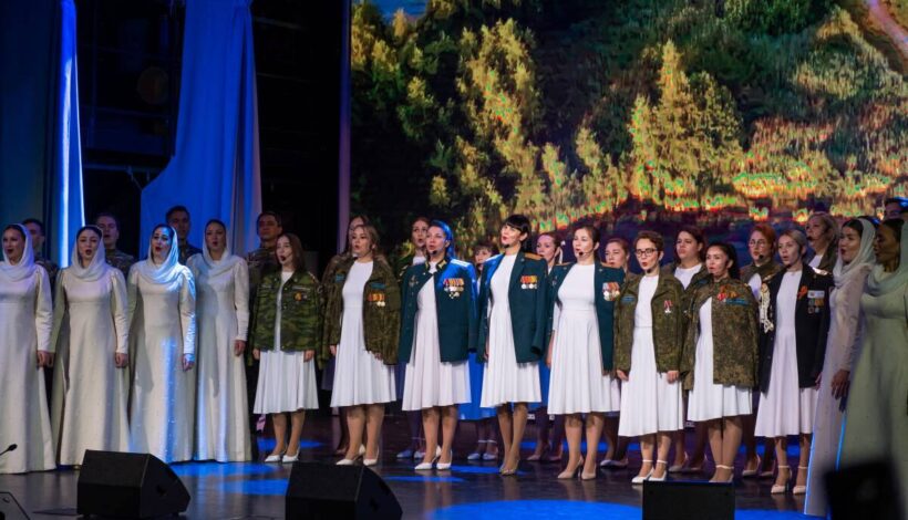 Агитбригады посвятили выступления героям