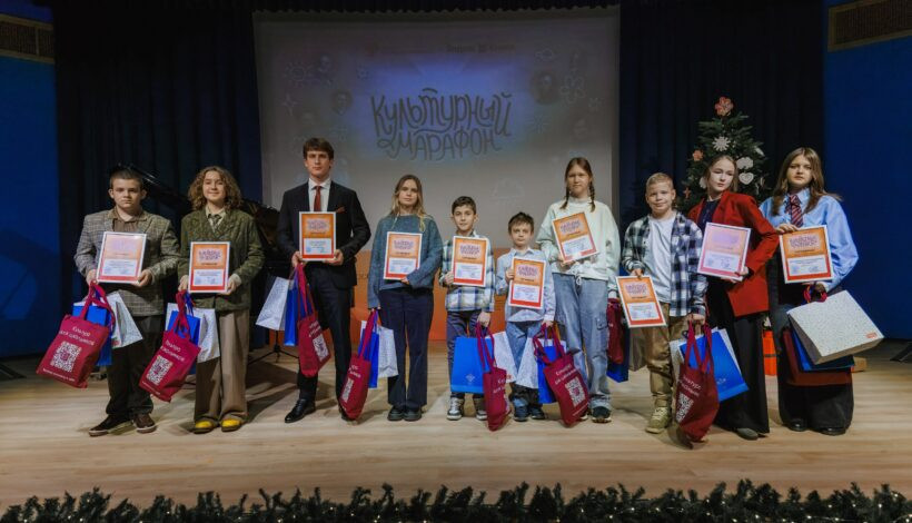 Рисунки школьников стали обложками в книжном сервисе