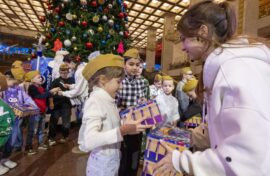 Свыше тысячи детей побывали на «Елке Победы»