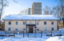 Мирному Новому году посвятили выставку