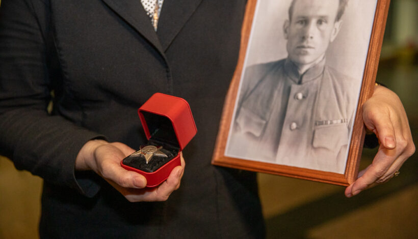 Награду участника Великой Отечественной войны передали родным