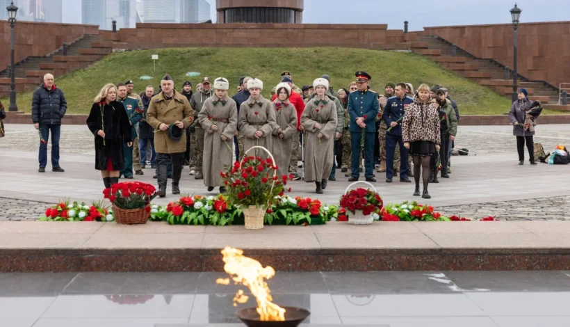 Память павших почтили у Музея Победы