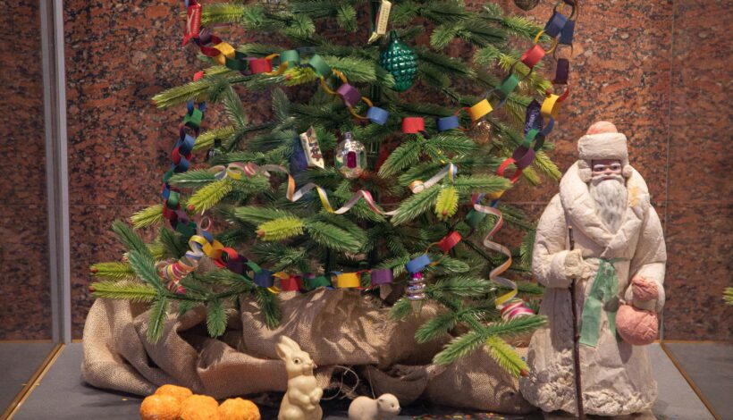 Выставка расскажет о праздновании Нового года в военное время