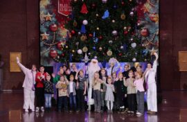 Тонны декораций подготовили для программы «Ёлка Победы»