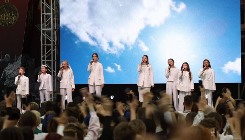 Юные артисты украсили кадетский бал