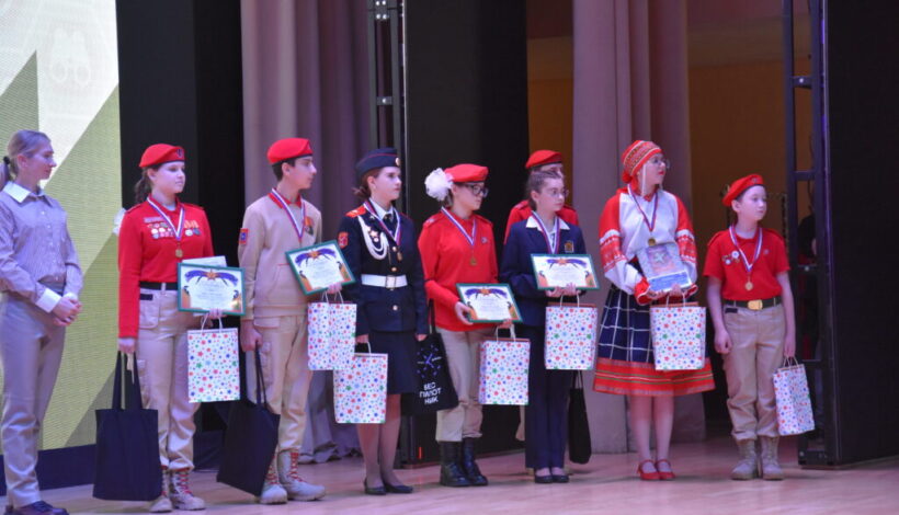 Юнармейцы посоревновались в творчестве