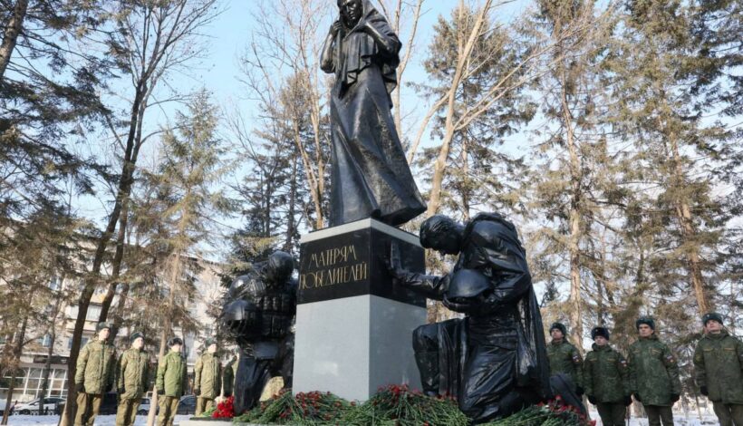 Памятник матери воинов появился в России
