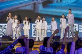 Артисты театра «На Поклонке» выступили вместе с Героем