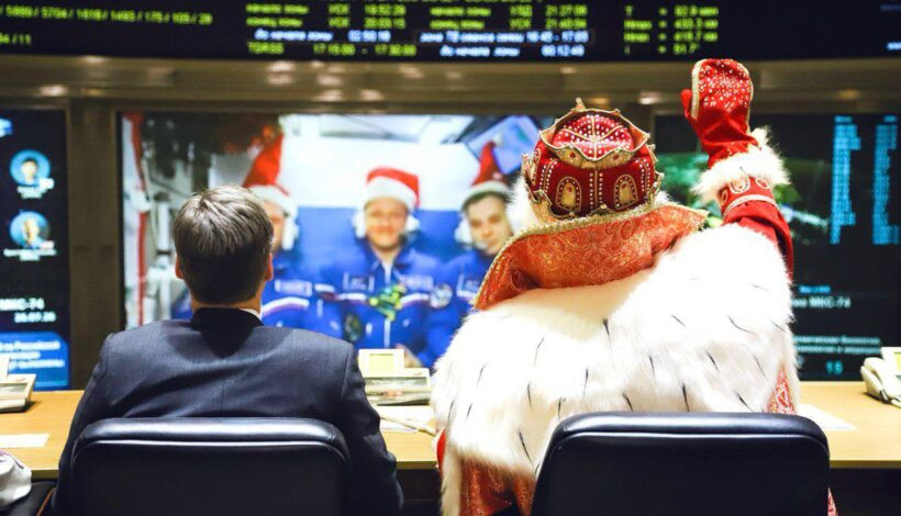 Новогодним настроением поделились с космонавтами
