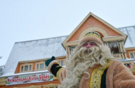 Новогодние обычаи народов России собрали в выставку