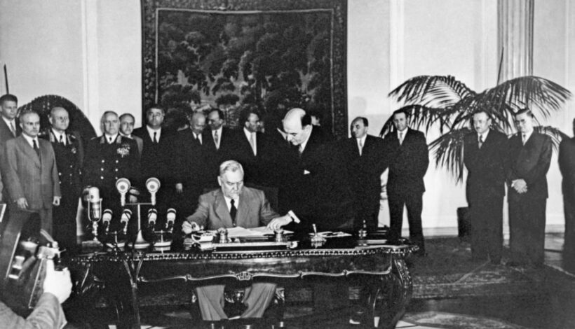 Варшавский договор обсудили историки