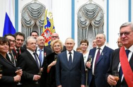 Президент вручил госнаграды