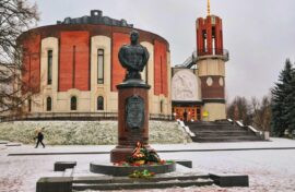 На выставке представят редкие снимки Георгия Жукова