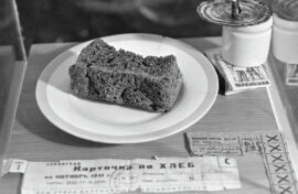 Школьникам рассказали о символе блокады