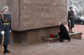 Глава государства почтил память непокоренных