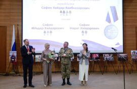 Отцы героев получили признание