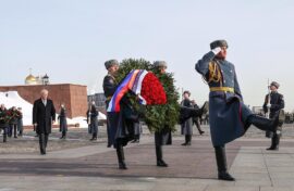 Депутаты почтили память защитников