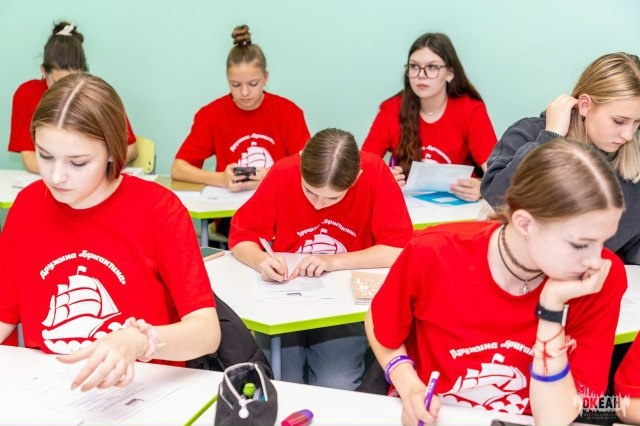 О военных преступлениях рассказали школьники за рубежом