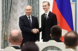 Президент наградил деятелей культуры