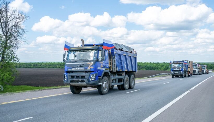 Волонтеры и дорожники позаботились о согражданах