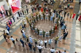 Внуки победителей съехались на бал