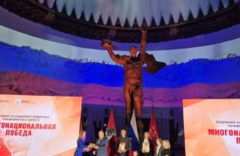 Герои России наградили авторов рассказов о победителях