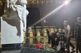 Немецкие антифашисты возложили цветы в Музее Победы