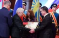 Родным Героя вручили награду