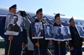 Портреты героев увидели в небе
