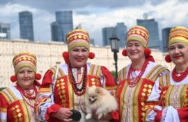 Костюмы народов России представили за рубежом
