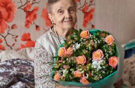 Труженицу тыла поздравили со 101-летием