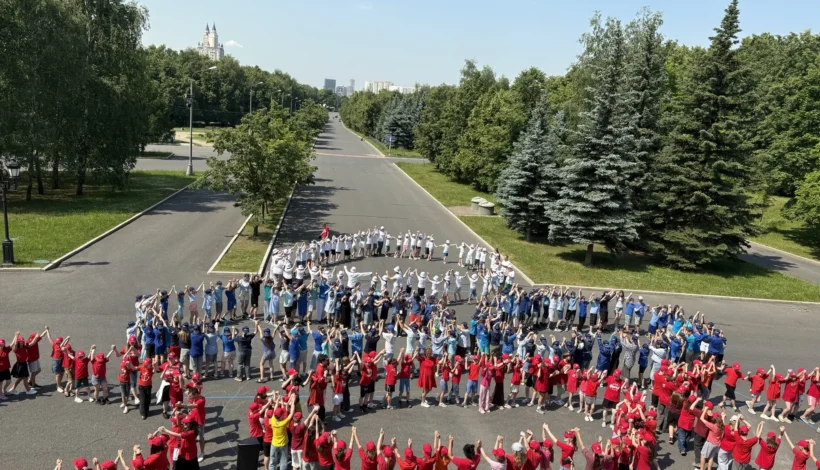 «Хоровод единства» прошел у Музея Победы