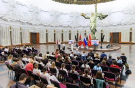 Потомки молодогвардейцев открыли выставку в Музее Победы