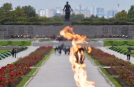 Моряки зажгут вечный огонь в память о героях