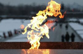 Вечный огонь Санкт-Петербурга зажжет свечи в Москве