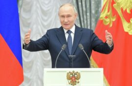 Выдающихся родителей страны наградили в Кремле