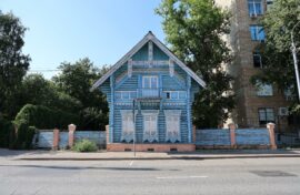 В столице отреставрируют легендарную избу