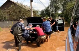 Росгвардейцы помогли жителям подтопленных домов