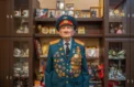 Фронтовик и наставник патриотов принимает поздравления   