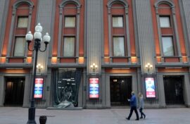 Зарубежные театры привезли спектакли в Москву