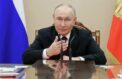 Президент России поздравил военных моряков