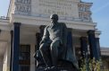 Молодежь почитает «Войну и мир»