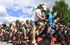 Спортсмены и любители спорта отмечают праздник