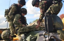 Подразделения тыла принимают поздравления