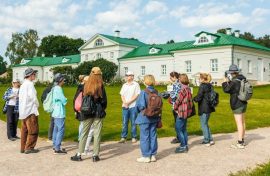 Добровольцы позаботились о наследии