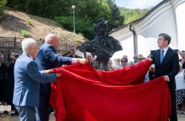 Памятник русскому полковнику открыли в Сербии